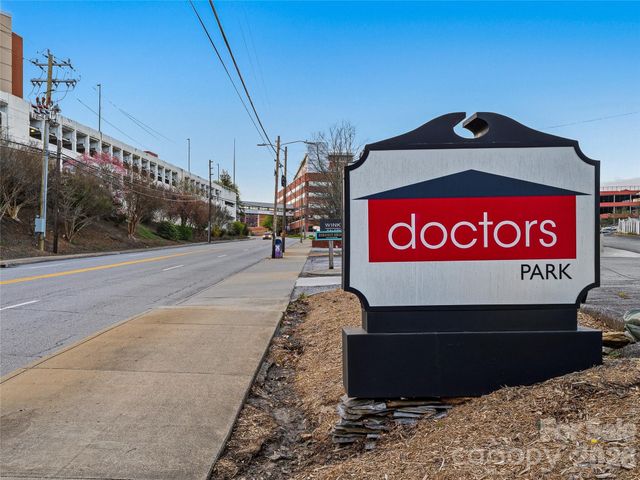 5 Doctors Park H2, Asheville, NC 28801