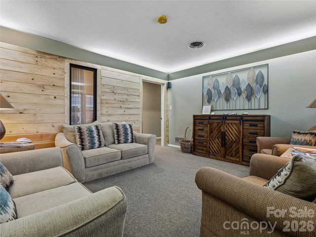 5 Doctors Park H2, Asheville, NC 28801