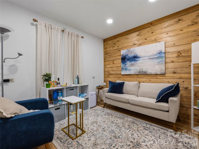 5 Doctors Park H2, Asheville, NC 28801