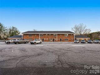 5 Doctors Park H2, Asheville, NC 28801