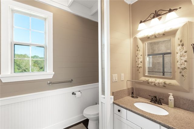 5867 Stone Creek Drive, Bryan, TX 77808