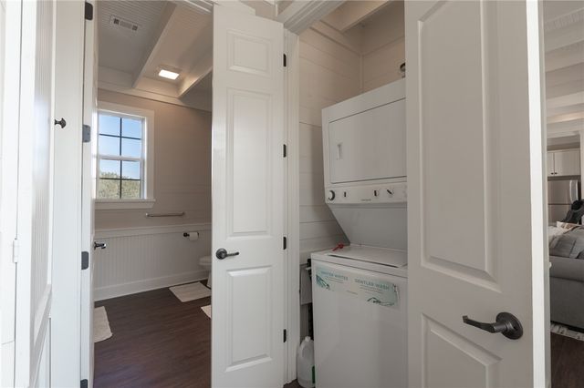 5867 Stone Creek Drive, Bryan, TX 77808