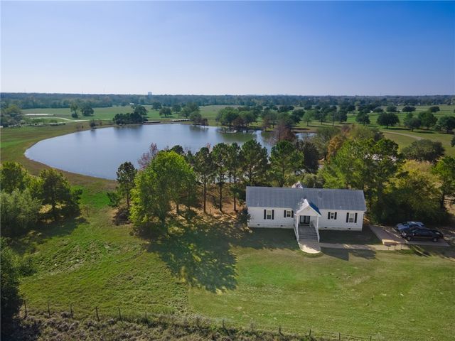 5867 Stone Creek Drive, Bryan, TX 77808