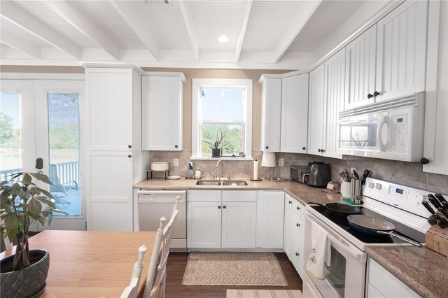 5867 Stone Creek Drive, Bryan, TX 77808