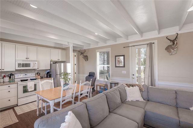 5867 Stone Creek Drive, Bryan, TX 77808