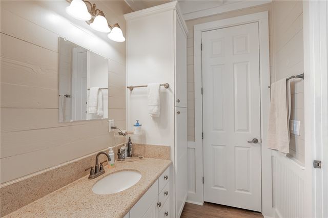 5867 Stone Creek Drive, Bryan, TX 77808