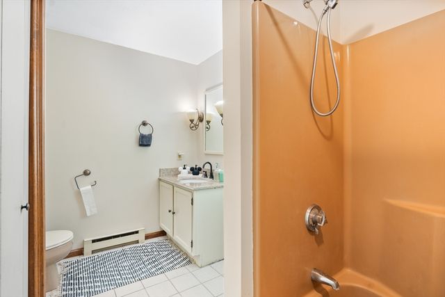 34 Maple Rd, Westford, MA 01886