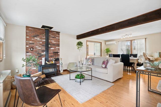 34 Maple Rd, Westford, MA 01886