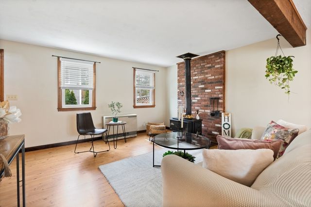 34 Maple Rd, Westford, MA 01886