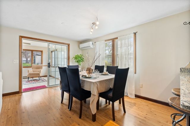 34 Maple Rd, Westford, MA 01886