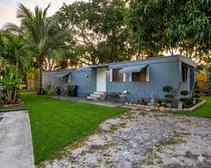 3 Ferne Lane, Greenacres, FL 33467