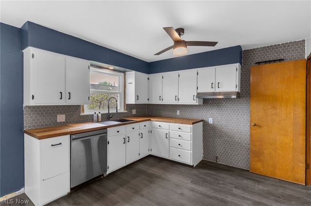 401 E Wilson Avenue, Girard, OH 44420