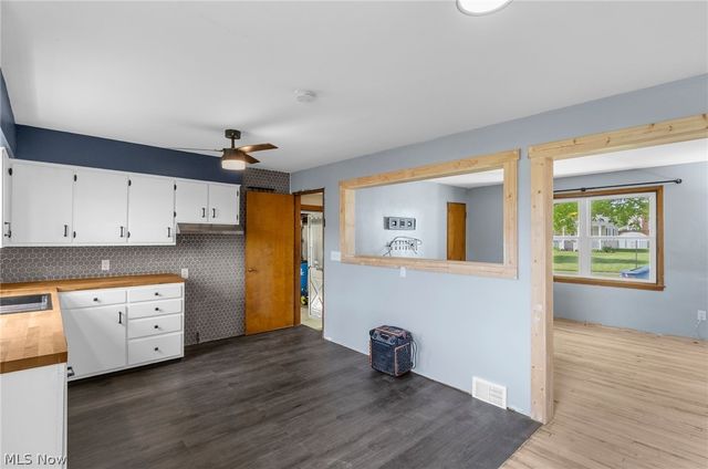 401 E Wilson Avenue, Girard, OH 44420