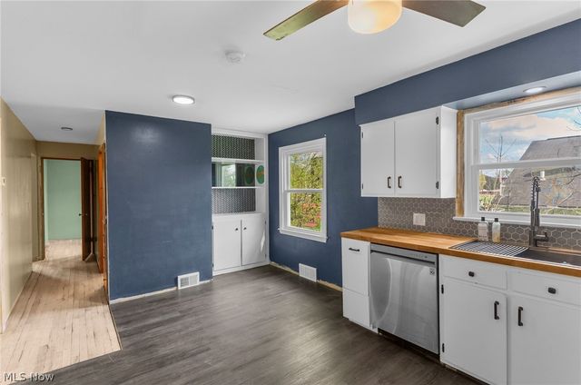 401 E Wilson Avenue, Girard, OH 44420
