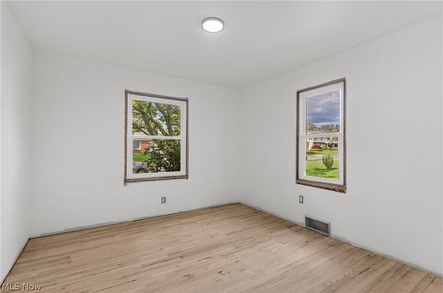 401 E Wilson Avenue, Girard, OH 44420