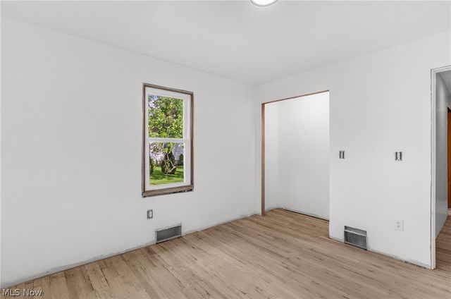 401 E Wilson Avenue, Girard, OH 44420