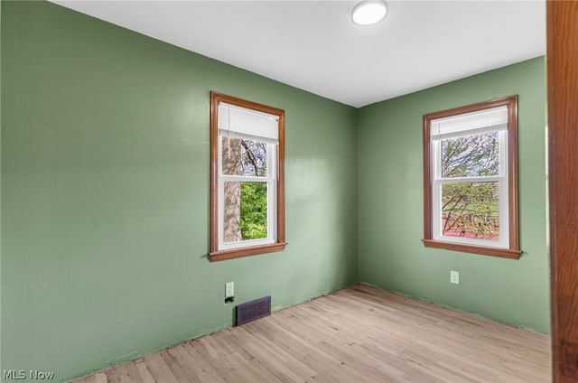 401 E Wilson Avenue, Girard, OH 44420