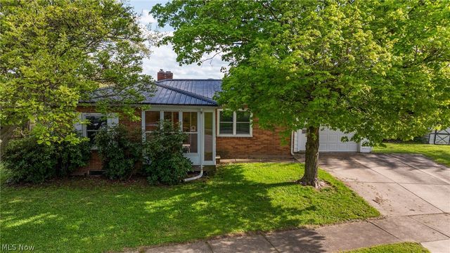401 E Wilson Avenue, Girard, OH 44420