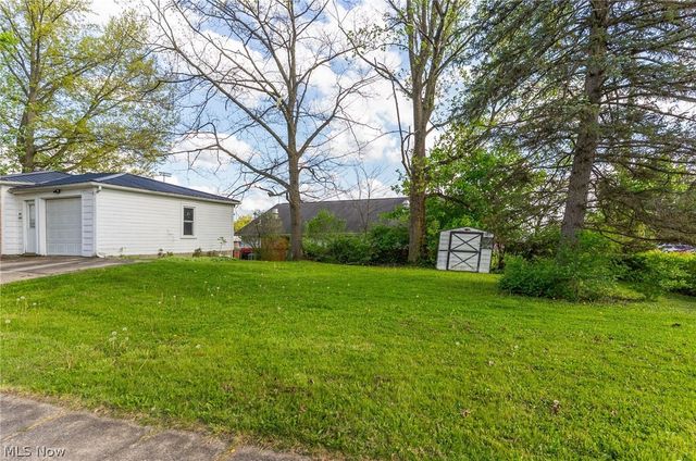 401 E Wilson Avenue, Girard, OH 44420