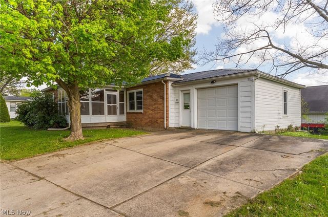 401 E Wilson Avenue, Girard, OH 44420