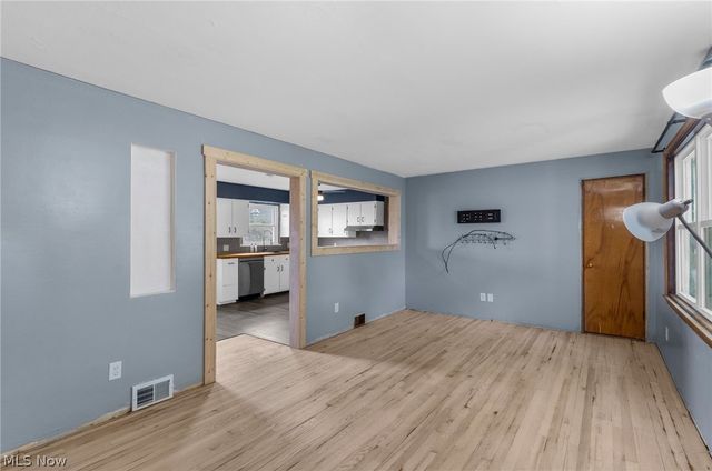 401 E Wilson Avenue, Girard, OH 44420