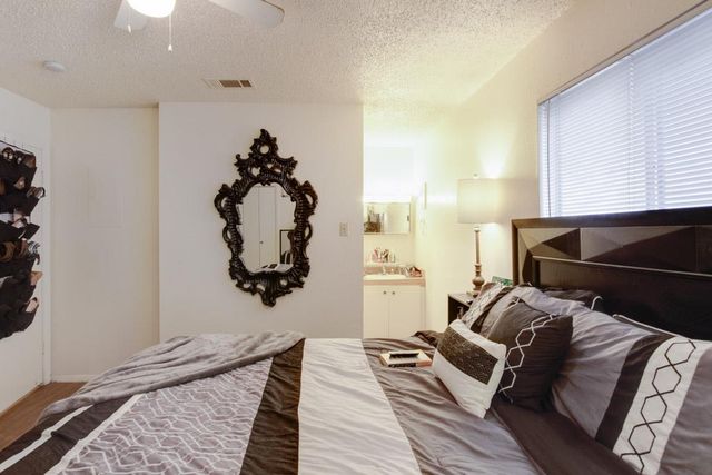 5203 Evans Ave B, Austin, TX 78751