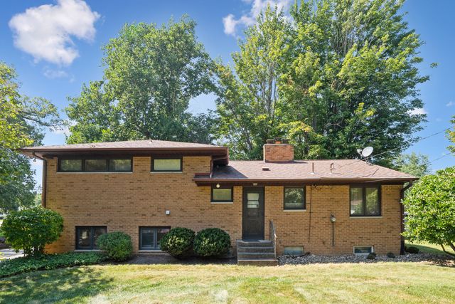 3310 Archer Drive, East Moline, IL 61244