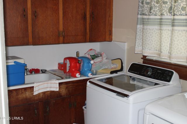 88 2nd Street, Varnville, SC 29944