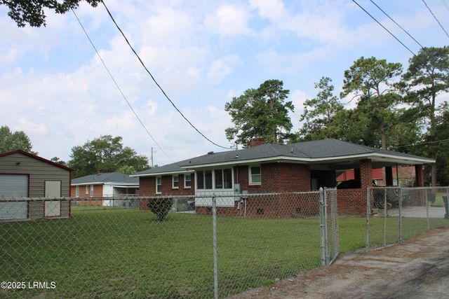 88 2nd Street, Varnville, SC 29944