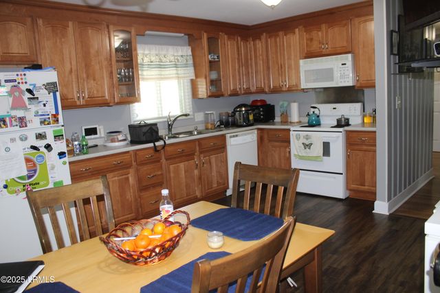 88 2nd Street, Varnville, SC 29944