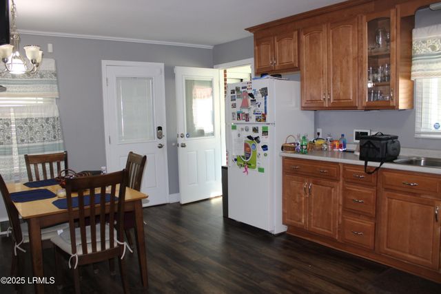 88 2nd Street, Varnville, SC 29944