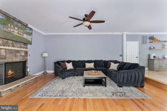 23 EVANSHIRE DR, Fredericksburg, VA 22406