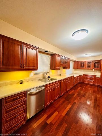 30244 Southampton Lane, Farmington Hills, MI 48331