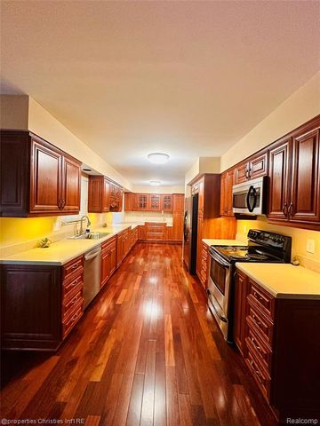 30244 Southampton Lane, Farmington Hills, MI 48331