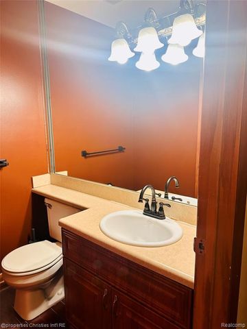 30244 Southampton Lane, Farmington Hills, MI 48331