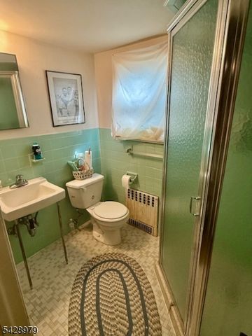 8 Blake Ave, Franklin Twp., NJ 08873