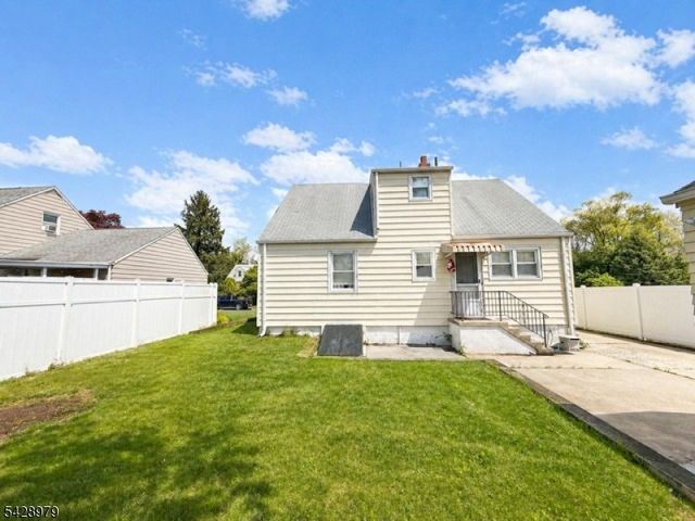 8 Blake Ave, Franklin Twp., NJ 08873