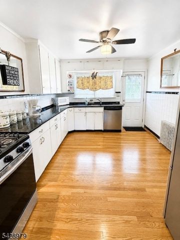 8 Blake Ave, Franklin Twp., NJ 08873