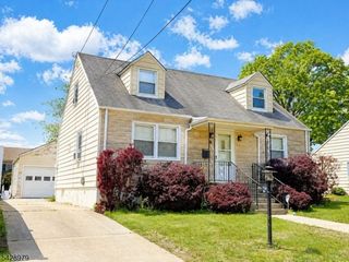8 Blake Ave, Franklin Twp., NJ 08873