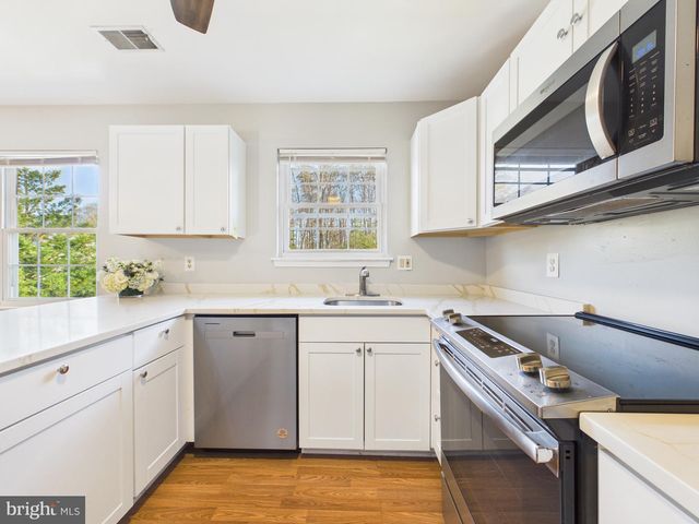 15369 HEARTHSTONE TER, Woodbridge, VA 22191