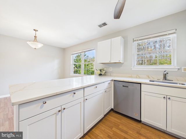 15369 HEARTHSTONE TER, Woodbridge, VA 22191