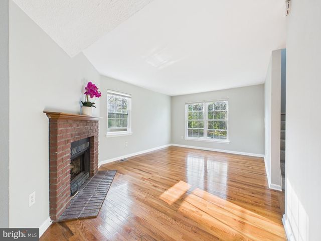 15369 HEARTHSTONE TER, Woodbridge, VA 22191