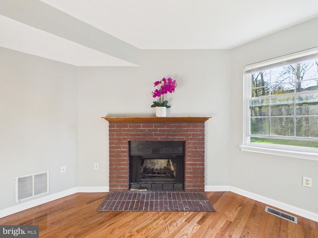 15369 HEARTHSTONE TER, Woodbridge, VA 22191