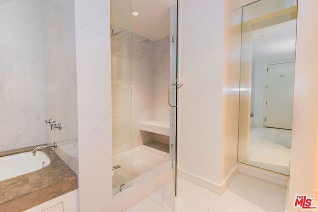 10520 Wilshire Boulevard 1004, Los Angeles, CA 90024