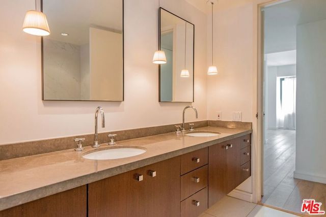 10520 Wilshire Boulevard 1004, Los Angeles, CA 90024