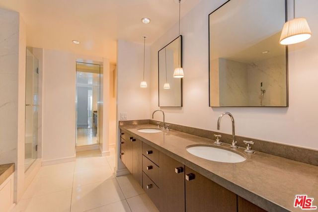 10520 Wilshire Boulevard 1004, Los Angeles, CA 90024