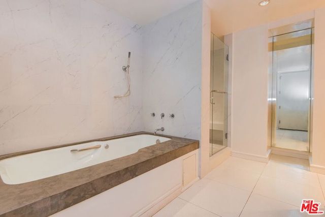 10520 Wilshire Boulevard 1004, Los Angeles, CA 90024