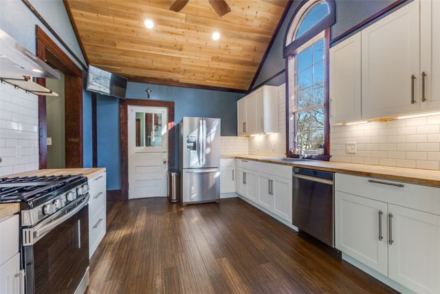 112 W Elm Street, Howe, TX 75459