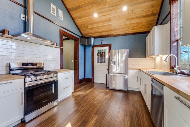 112 W Elm Street, Howe, TX 75459