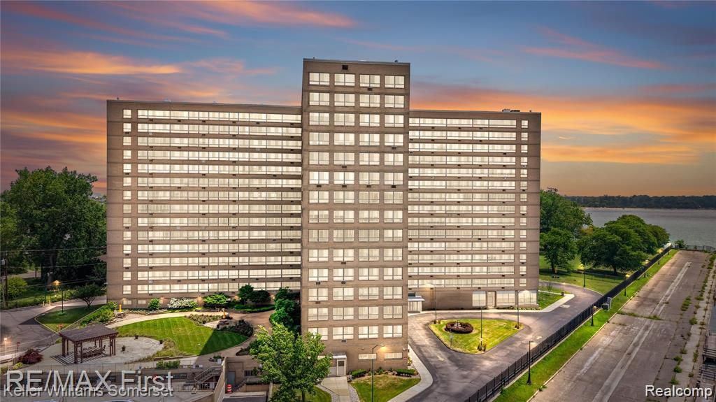 8900 E Jefferson Avenue 1516, Detroit, MI 48214